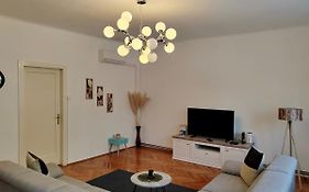 Modern&Rustic Apartman